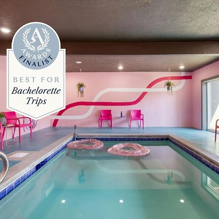 Pink Pines Avantstay Luxury Aesthetic Dream Home Indoor Pool Hot Tub 비둘기 포지 외부 사진