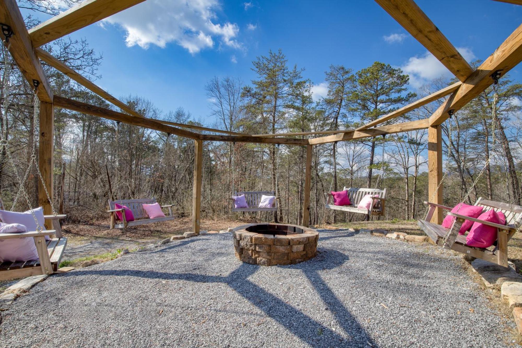 Pink Pines Avantstay Luxury Aesthetic Dream Home Indoor Pool Hot Tub 비둘기 포지 외부 사진