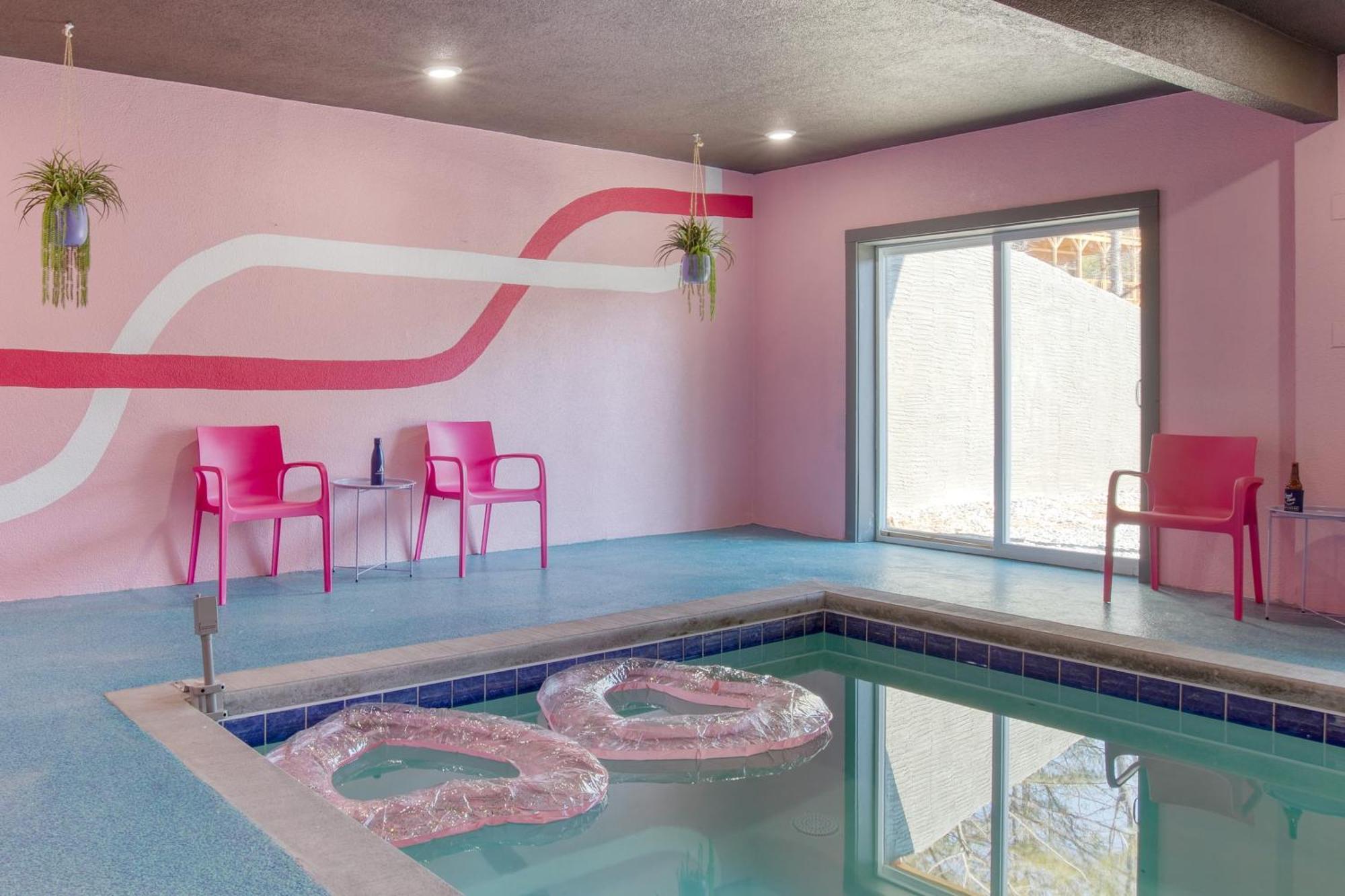 Pink Pines Avantstay Luxury Aesthetic Dream Home Indoor Pool Hot Tub 비둘기 포지 외부 사진