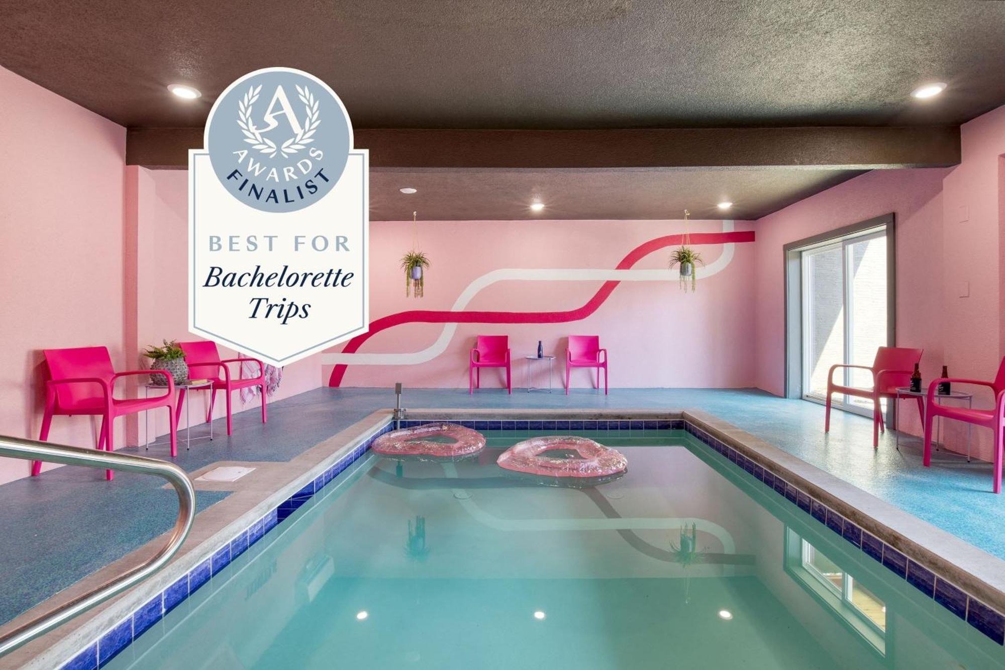 Pink Pines Avantstay Luxury Aesthetic Dream Home Indoor Pool Hot Tub 비둘기 포지 외부 사진